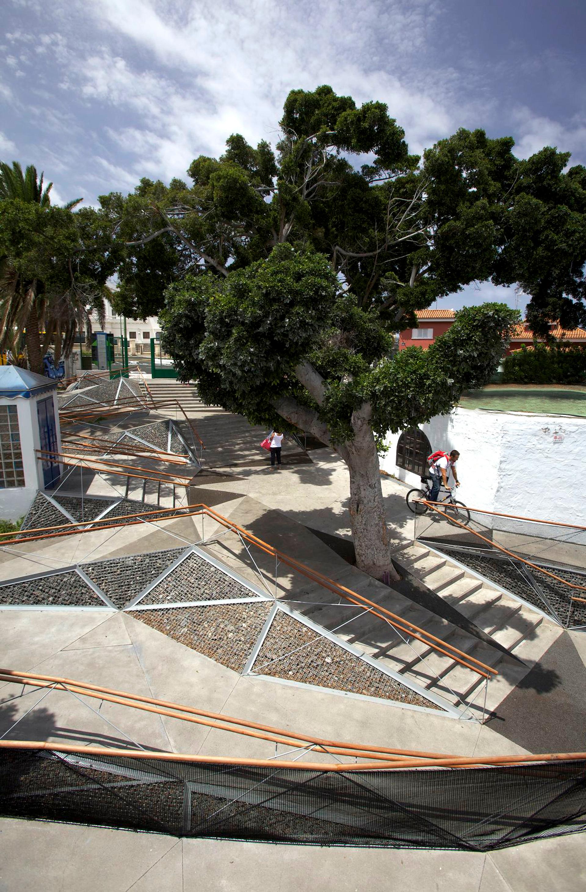 ACCESIBLE PATHWAY AT SWIMMING CLUB - image 8
