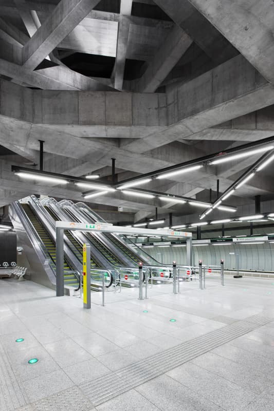 M4 Fővám tér station - image 4
