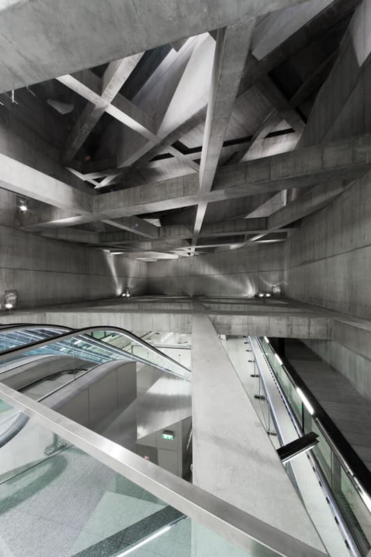 M4 Fővám tér station - image 6