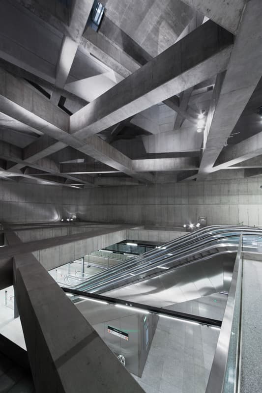 M4 Fővám tér station - image 9