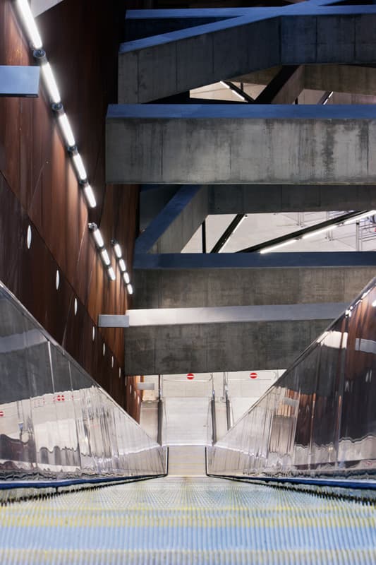 M4 Fővám tér station - image 11