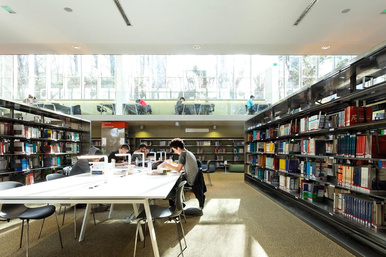 Versailles University Science Library - image 3