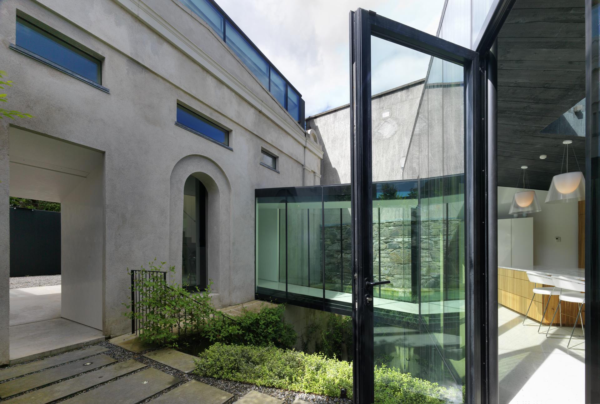 Flynn Mews House - image 10