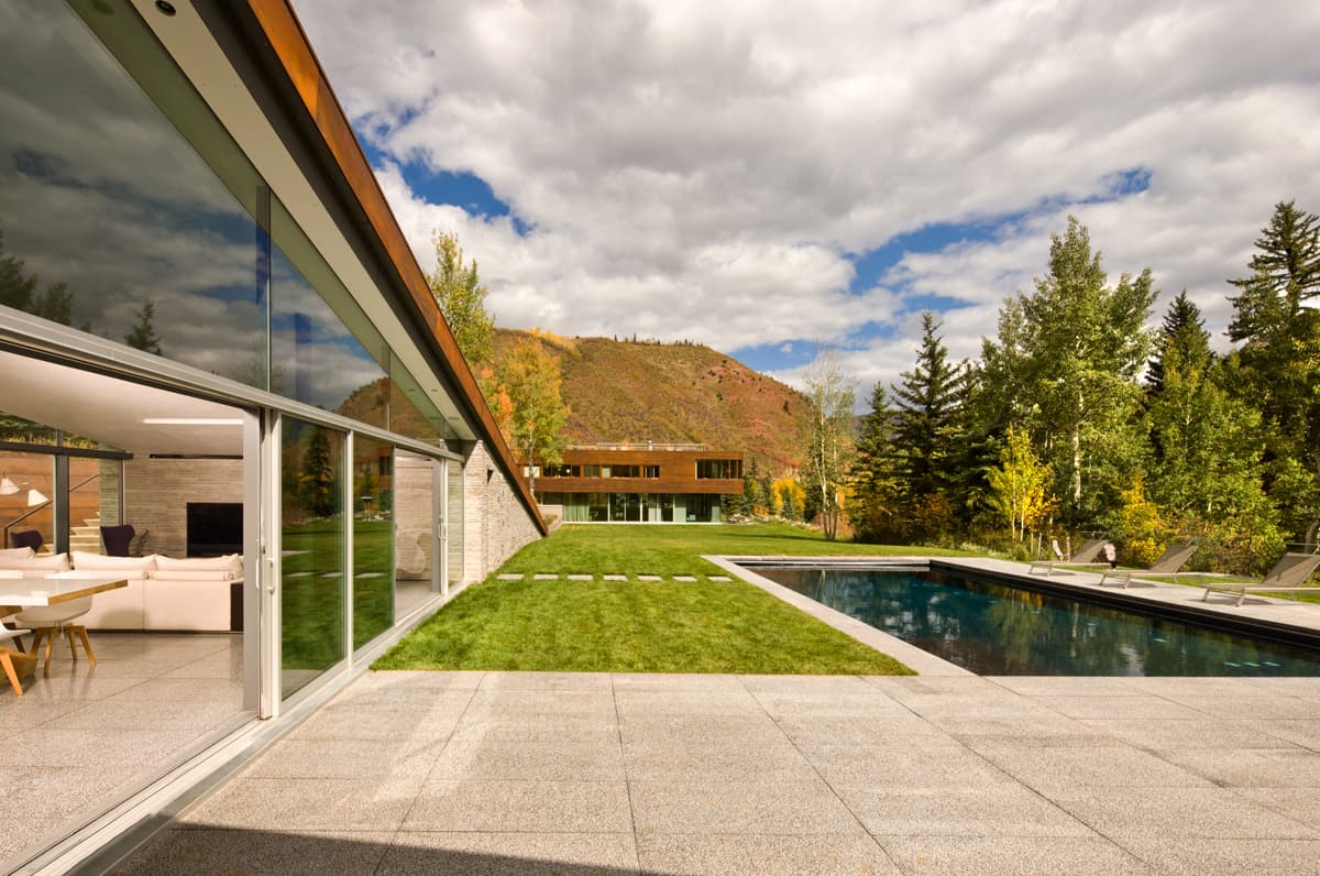 House in the Mountains - image 5