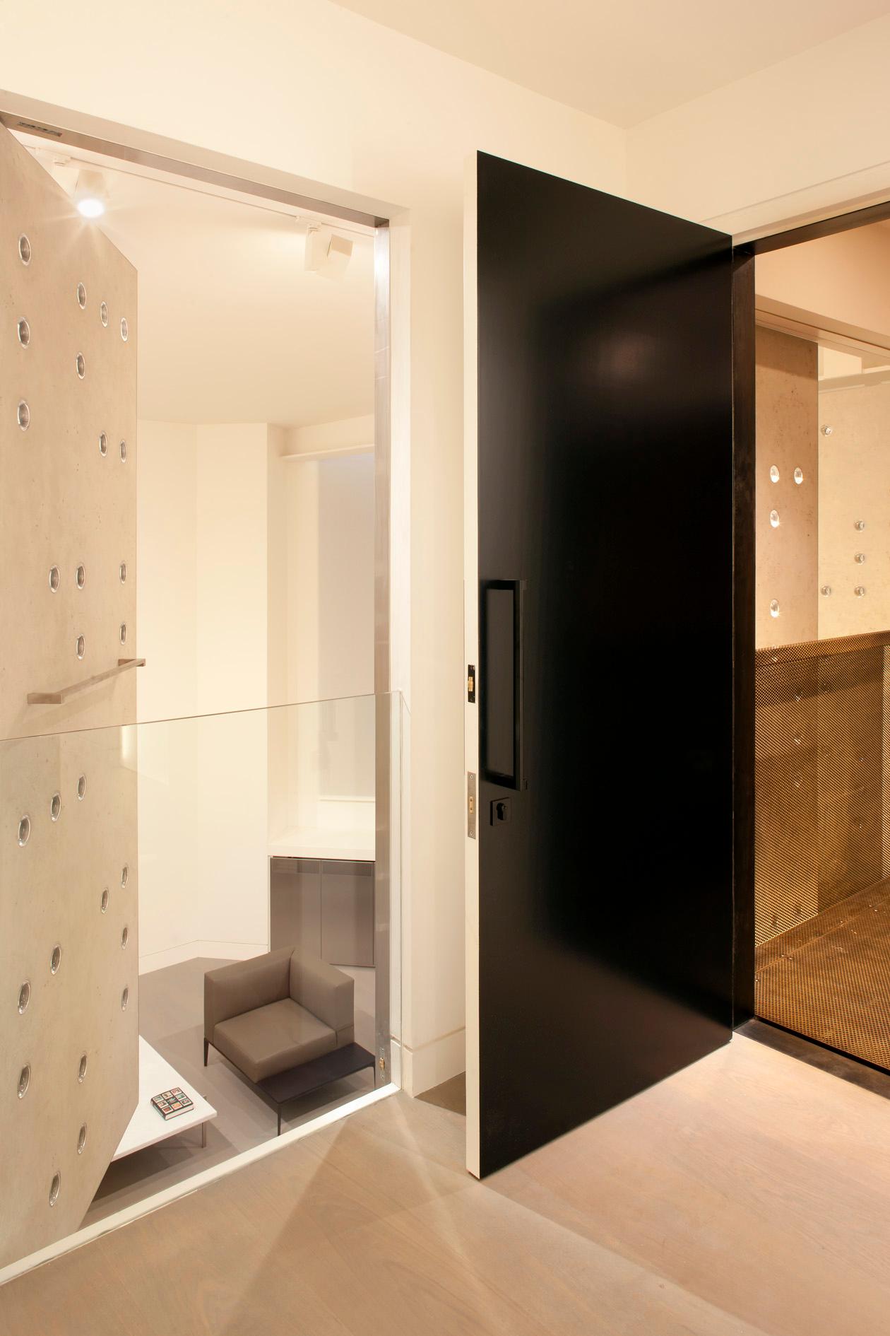 Post Office Apartment - image 7