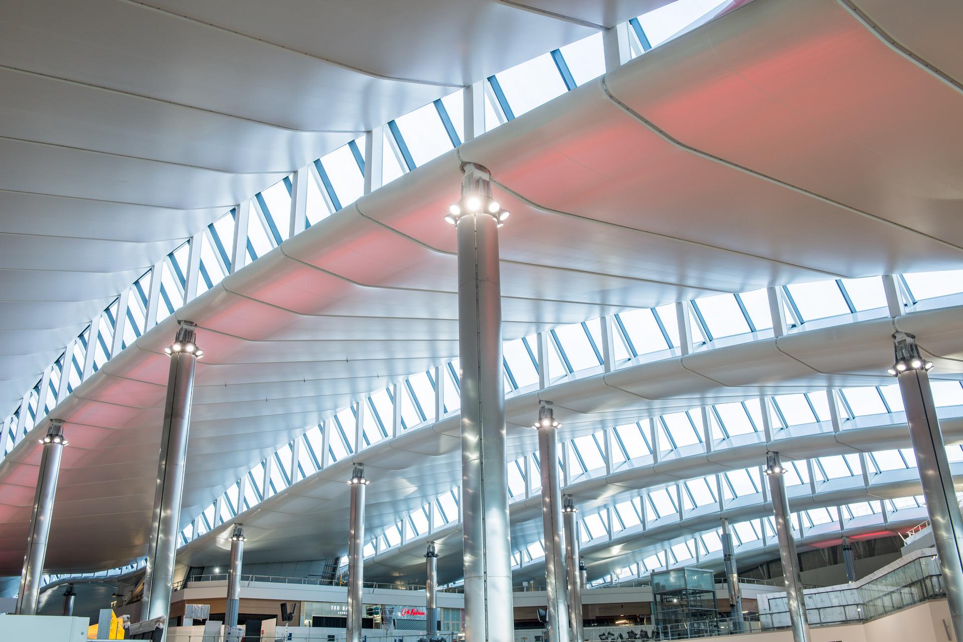 Terminal 2 -the Queen's terminal- Heathrow Airport - image 10