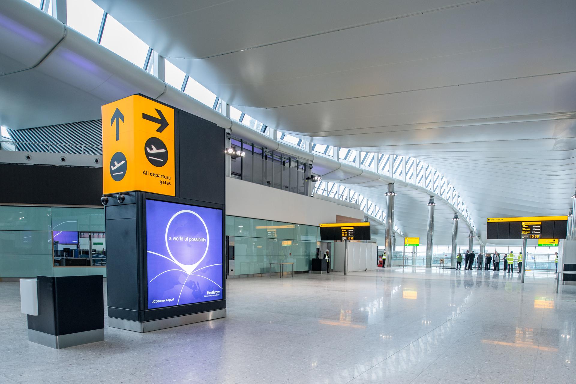 Terminal 2 -the Queen's terminal- Heathrow Airport - image 13