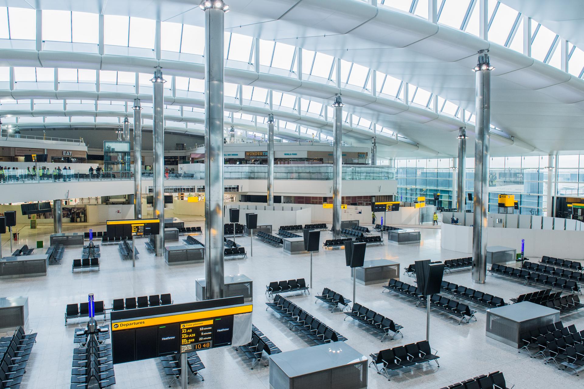 Terminal 2 -the Queen's terminal- Heathrow Airport - image 14