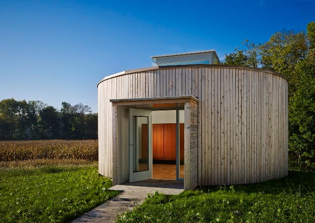 Barnsworth Exhibition Center - image 2