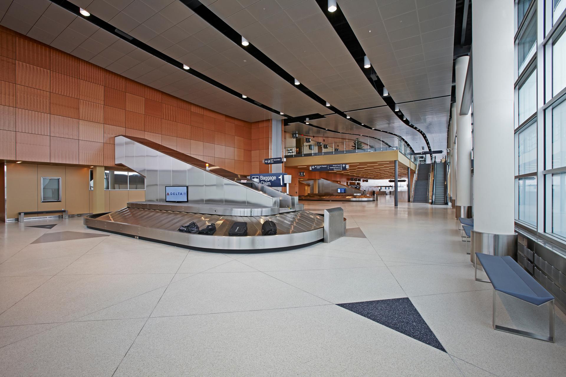 Duluth International Airport - image 6
