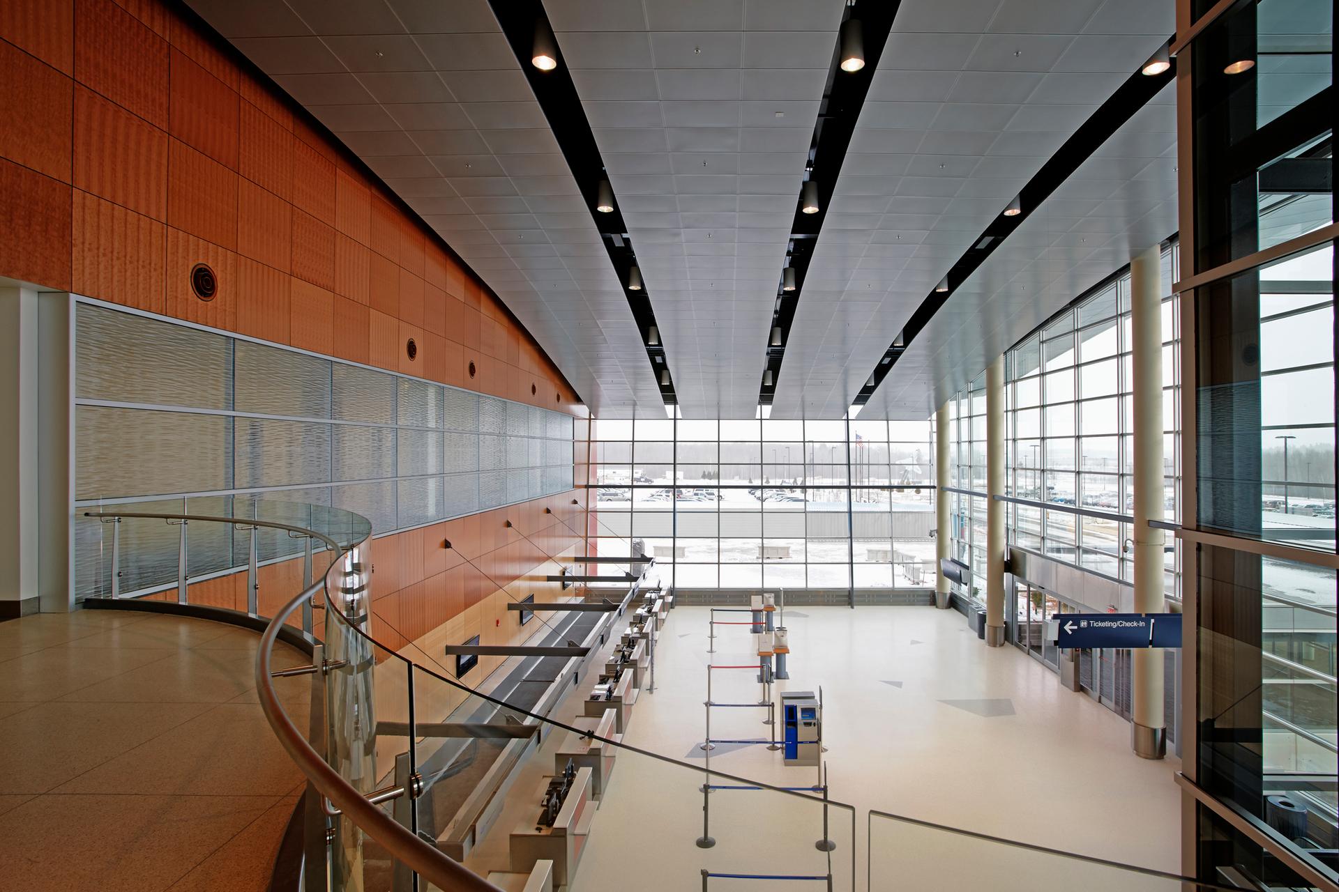 Duluth International Airport - image 7