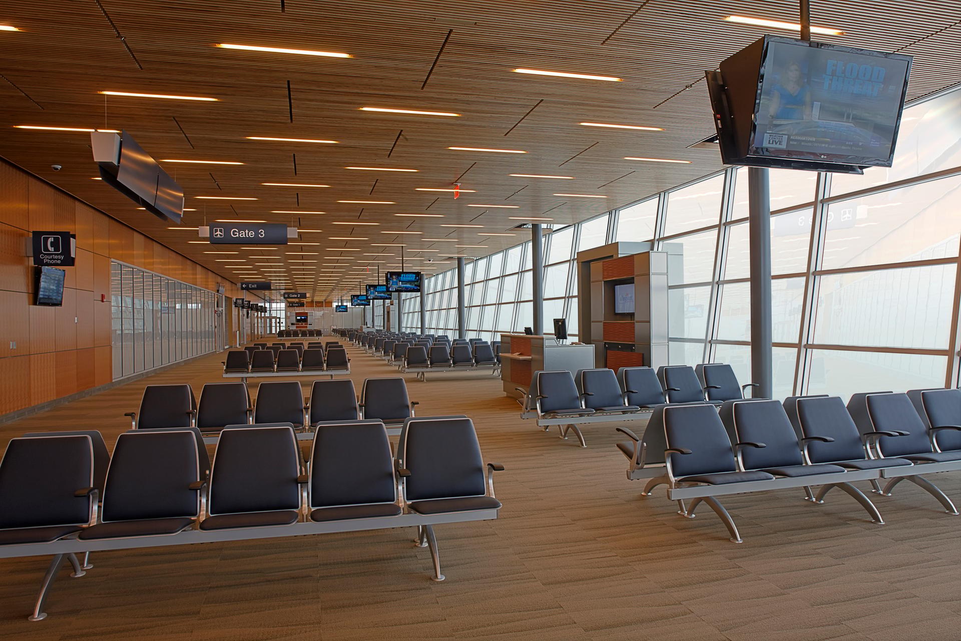 Duluth International Airport - image 9
