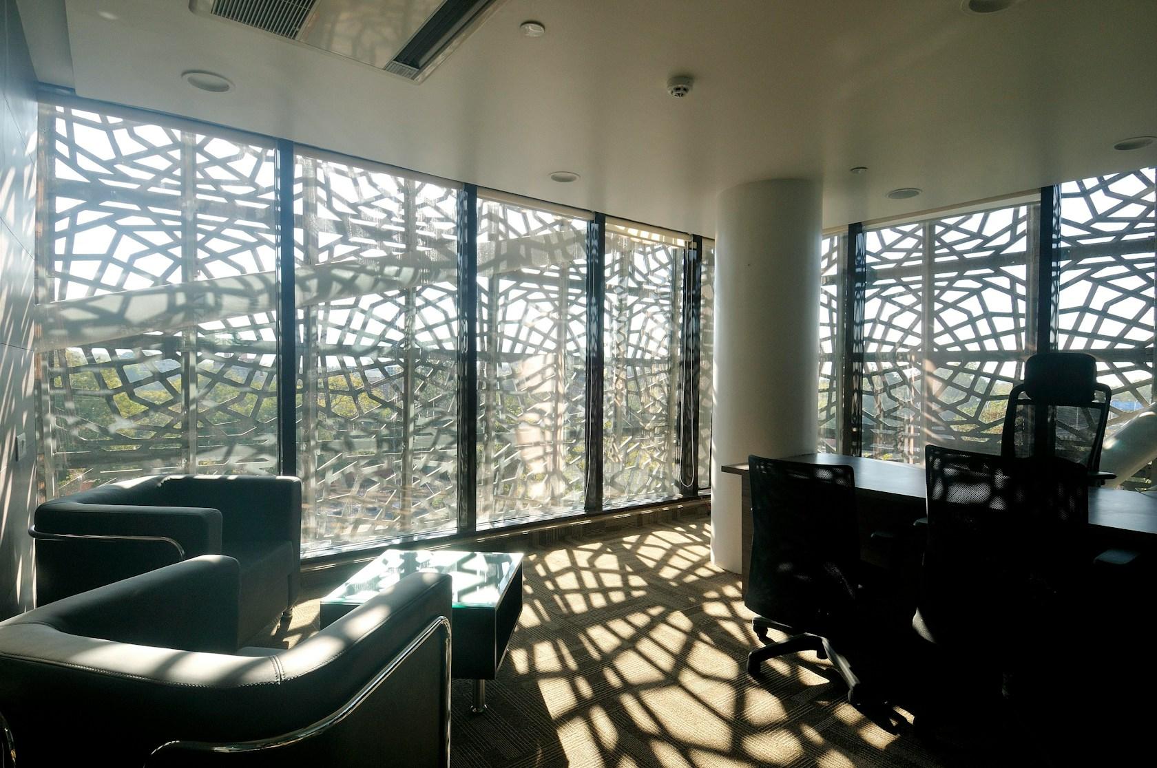 72 Screens - image 11