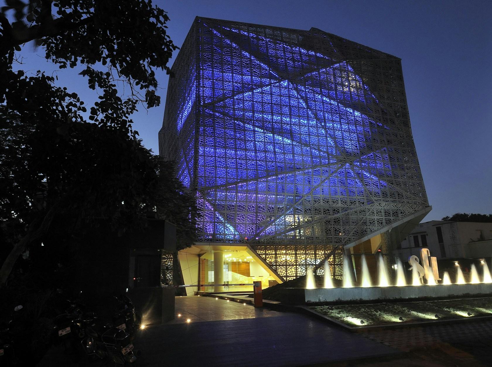 72 Screens - image 6