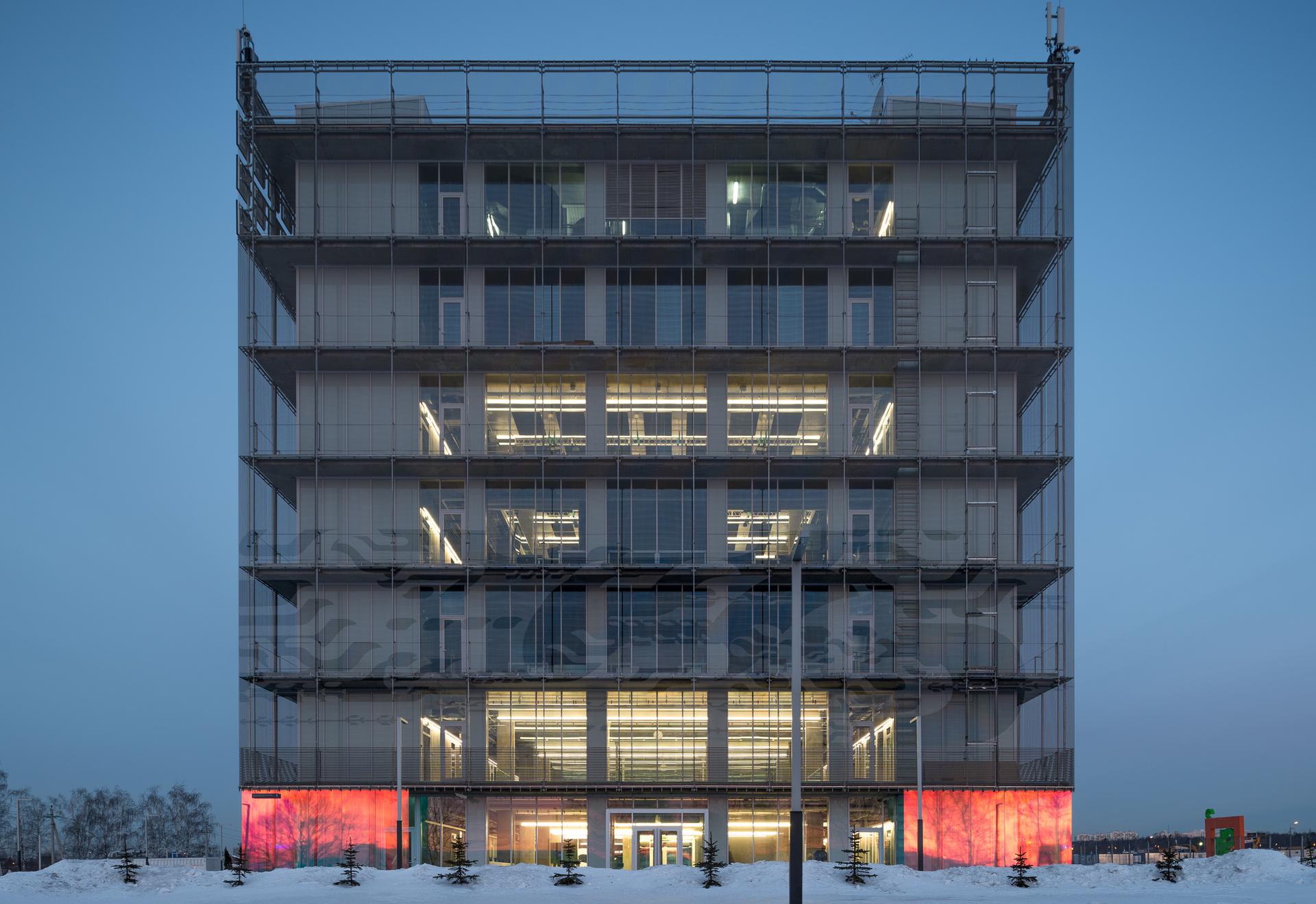 HYPERCUBE - image 2