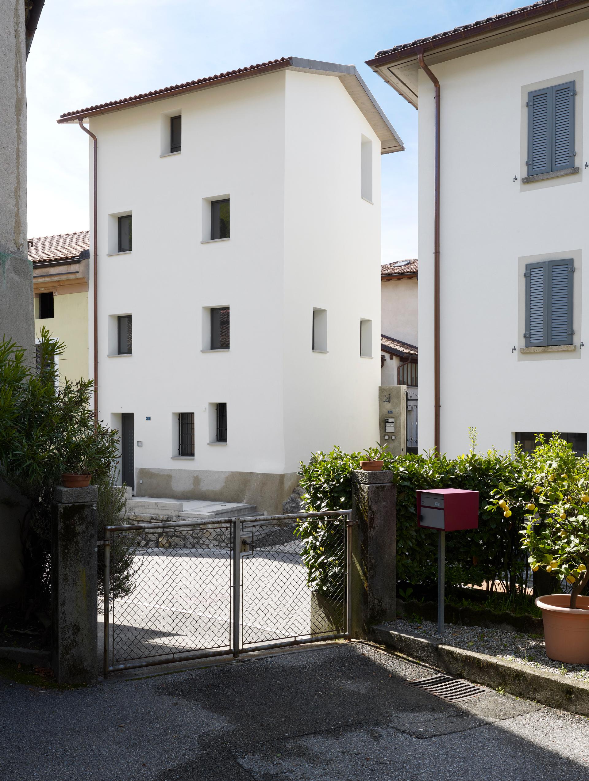 rizza house - image 3