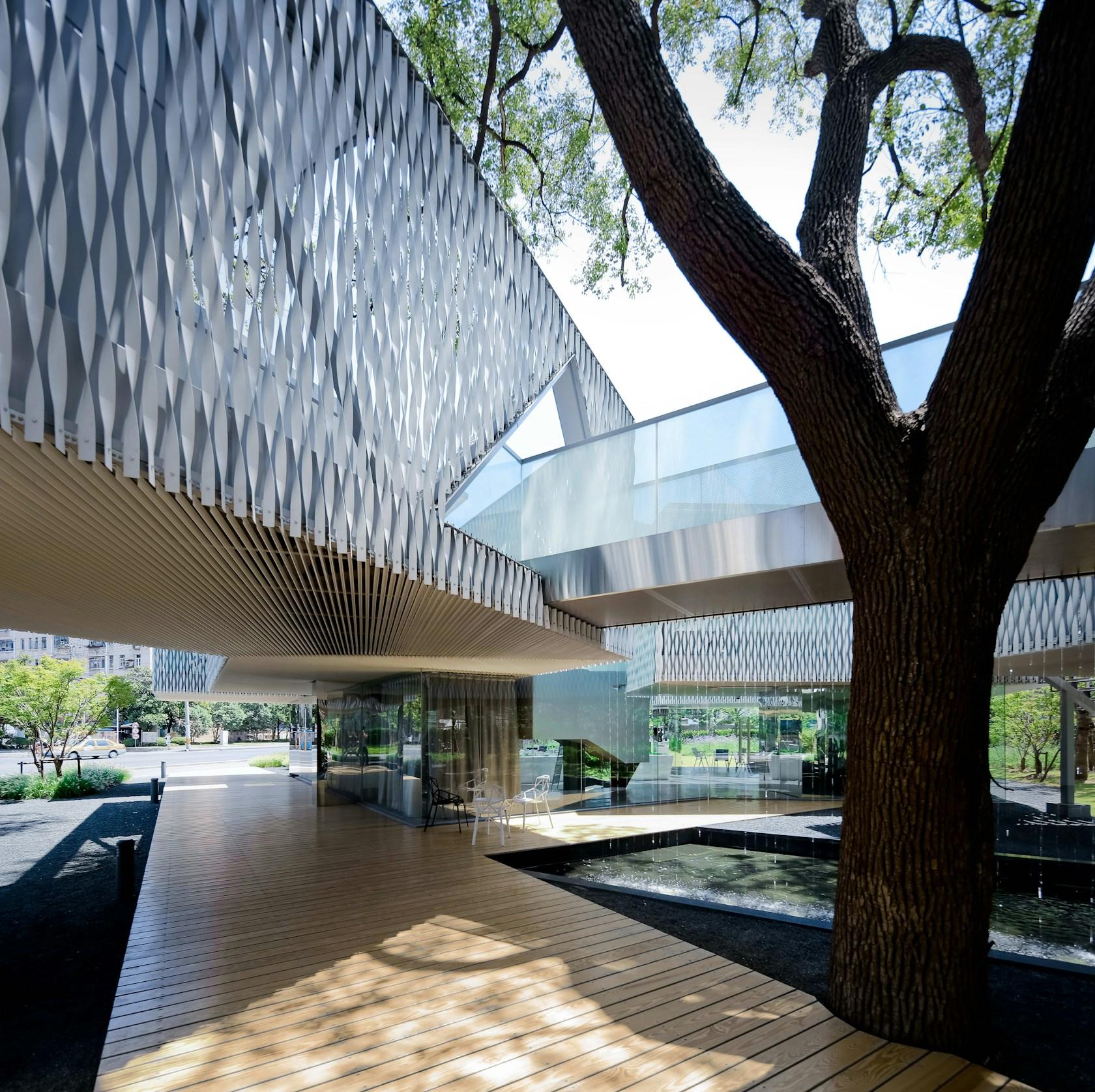 Huaxin Business Center - image 4