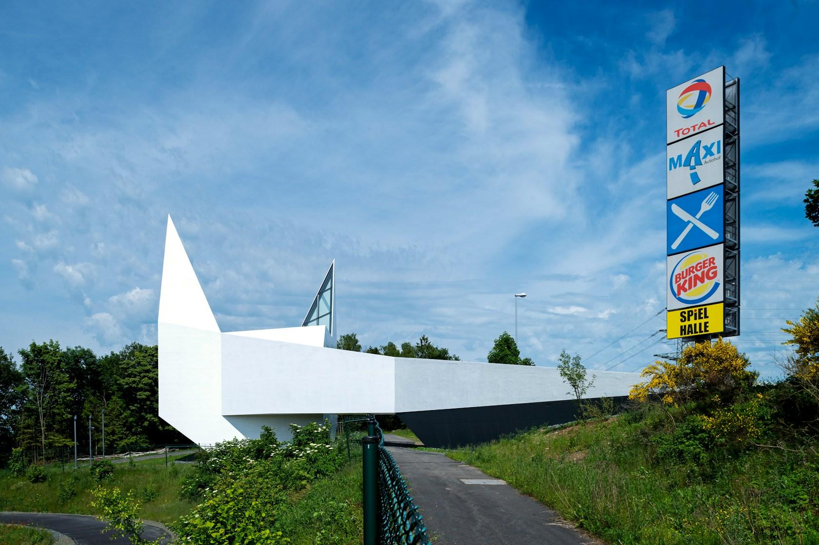 Autobahn Church - image 4