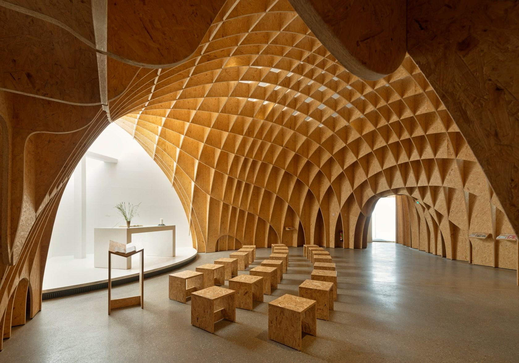 Autobahn Church - image 2