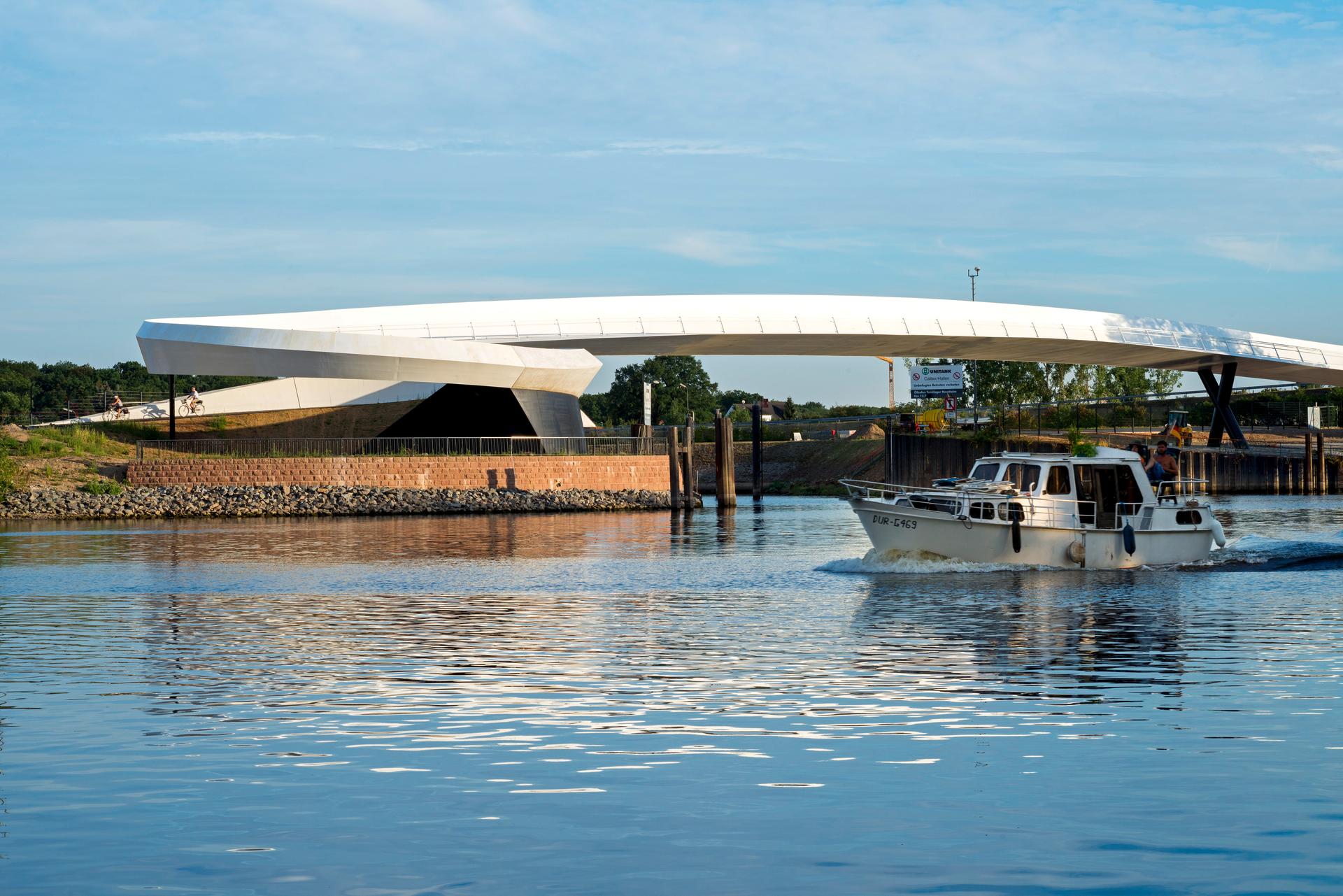 Oil Harbour Bridge - image 4