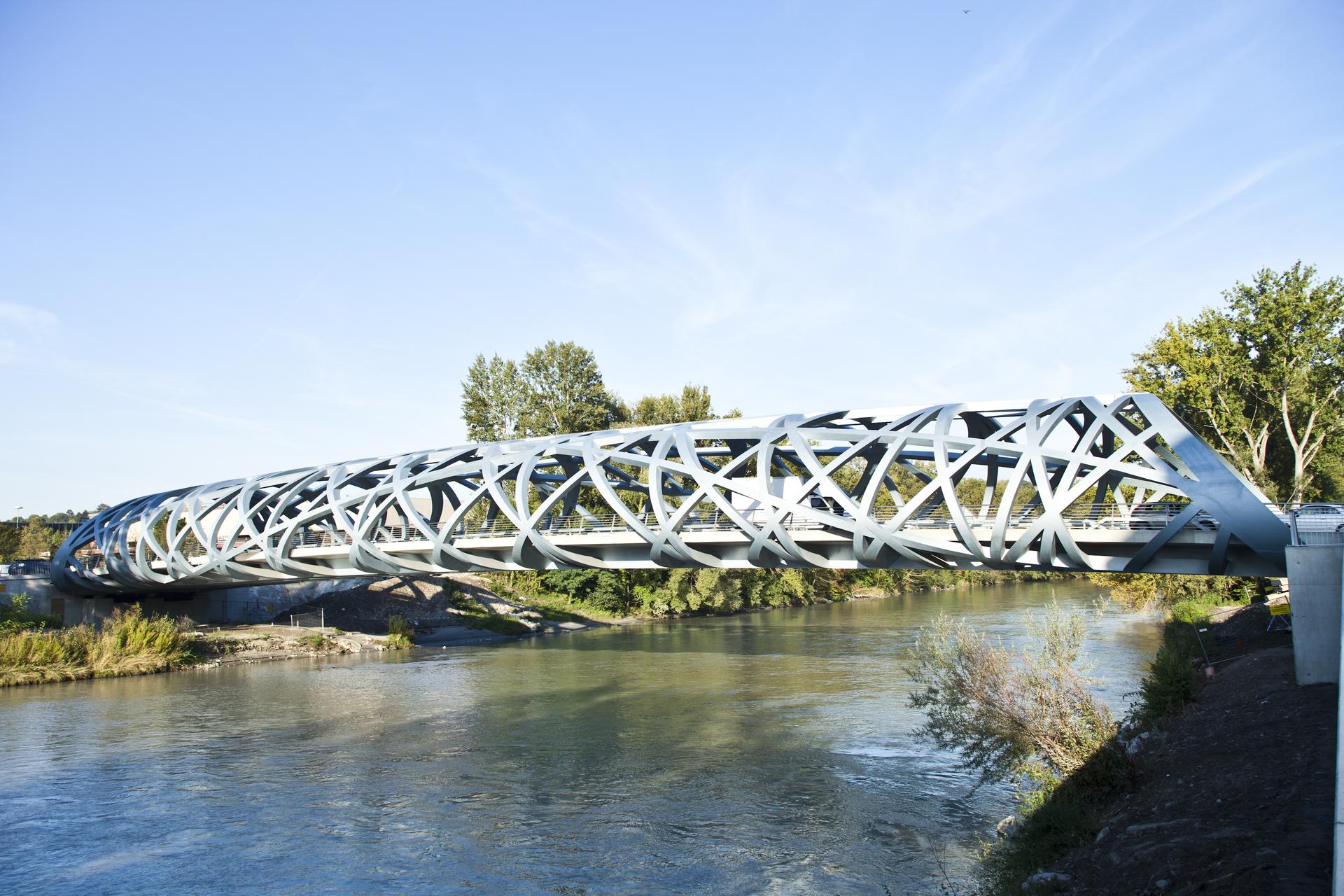 Hans-Wilsdorf Bridge - image 2