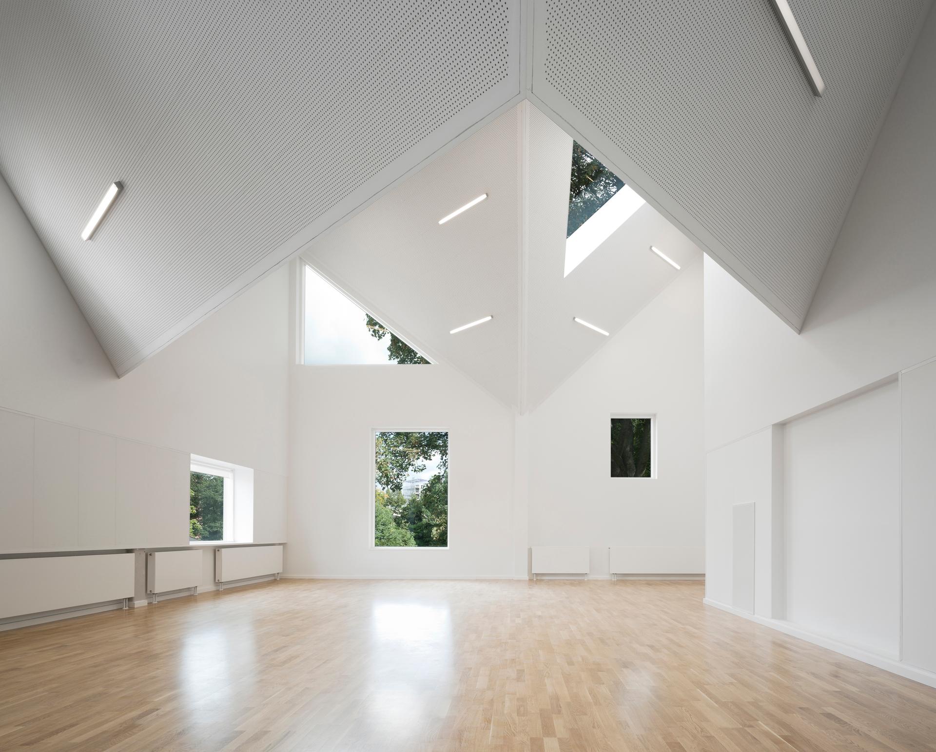 Healthcare Center for Cancer Patients - image 9