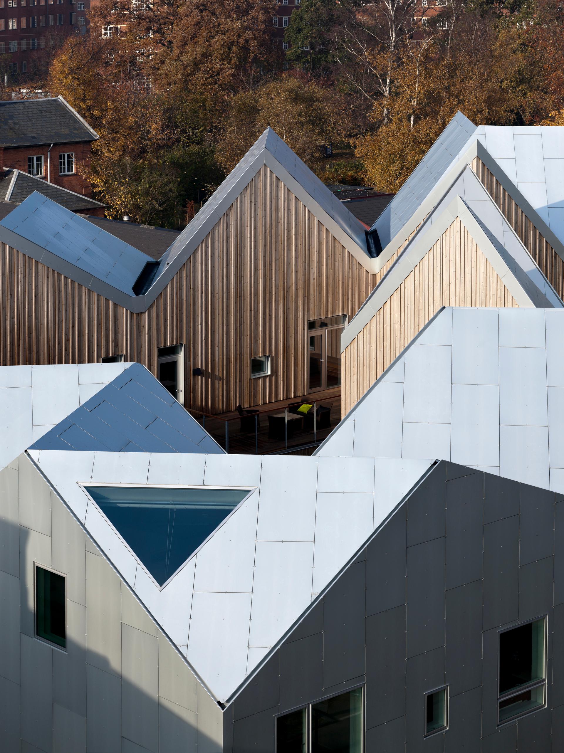 Healthcare Center for Cancer Patients - image 3