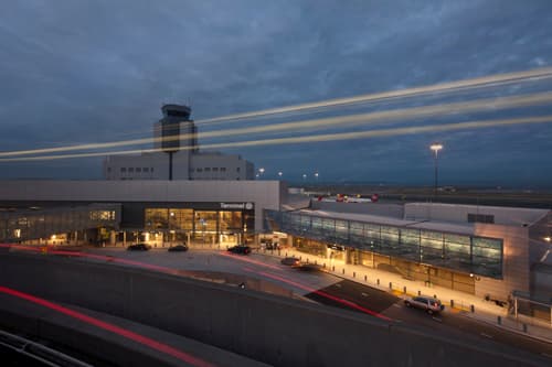 San Francisco International Airport Terminal 2 - image 8