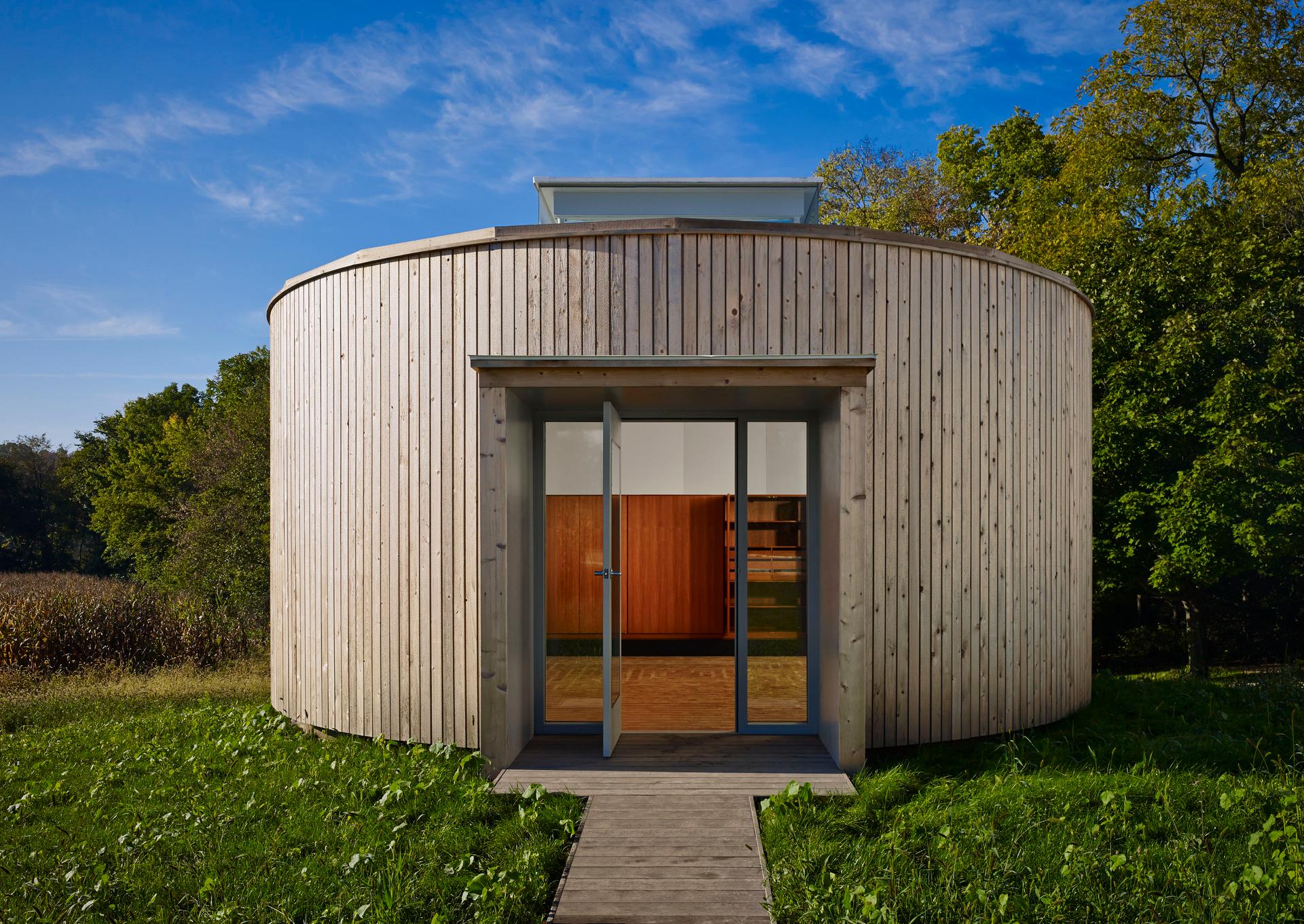 Barnsworth Exhibition Center - image 4