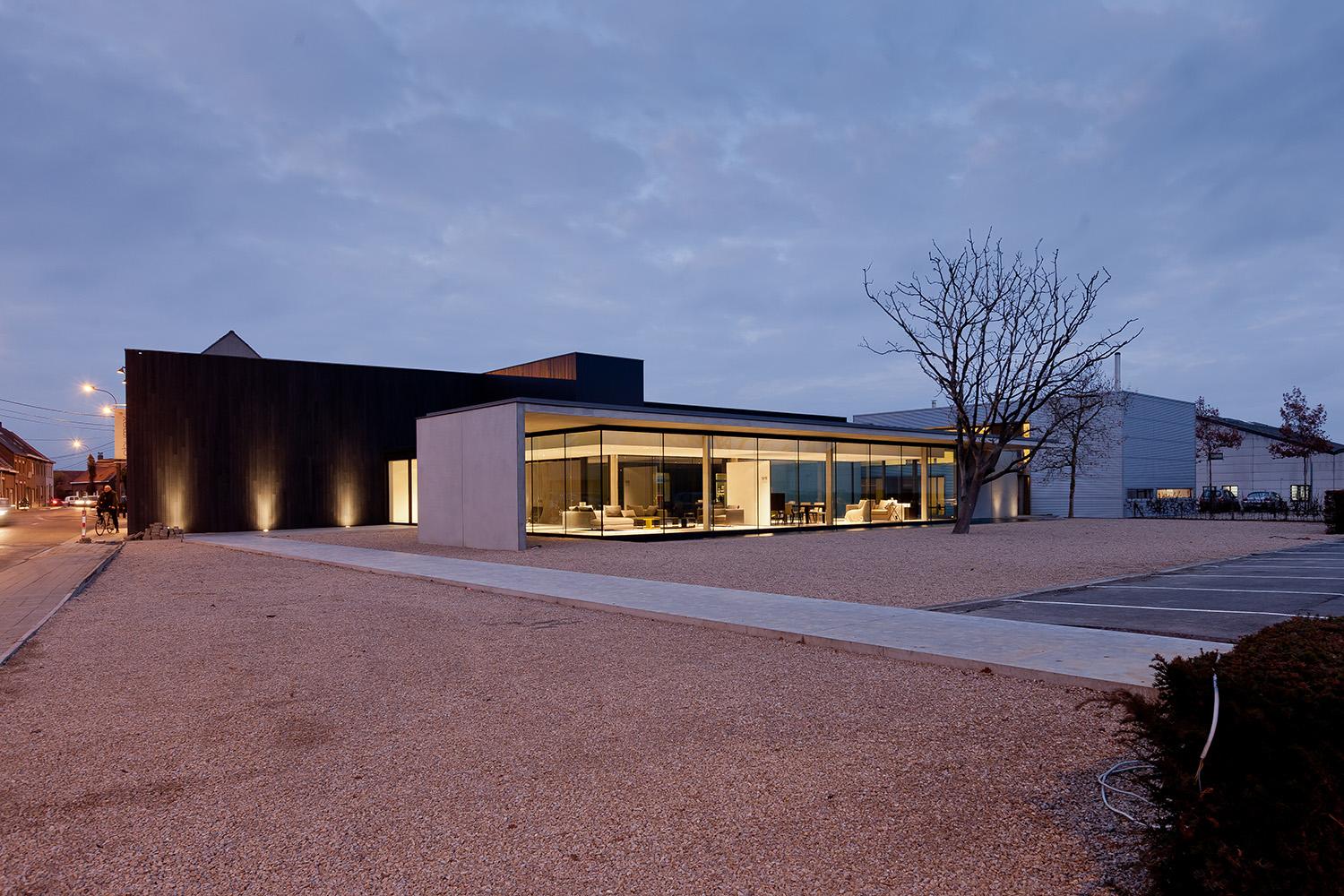 OBUMEX Outdoor Showroom - image 6