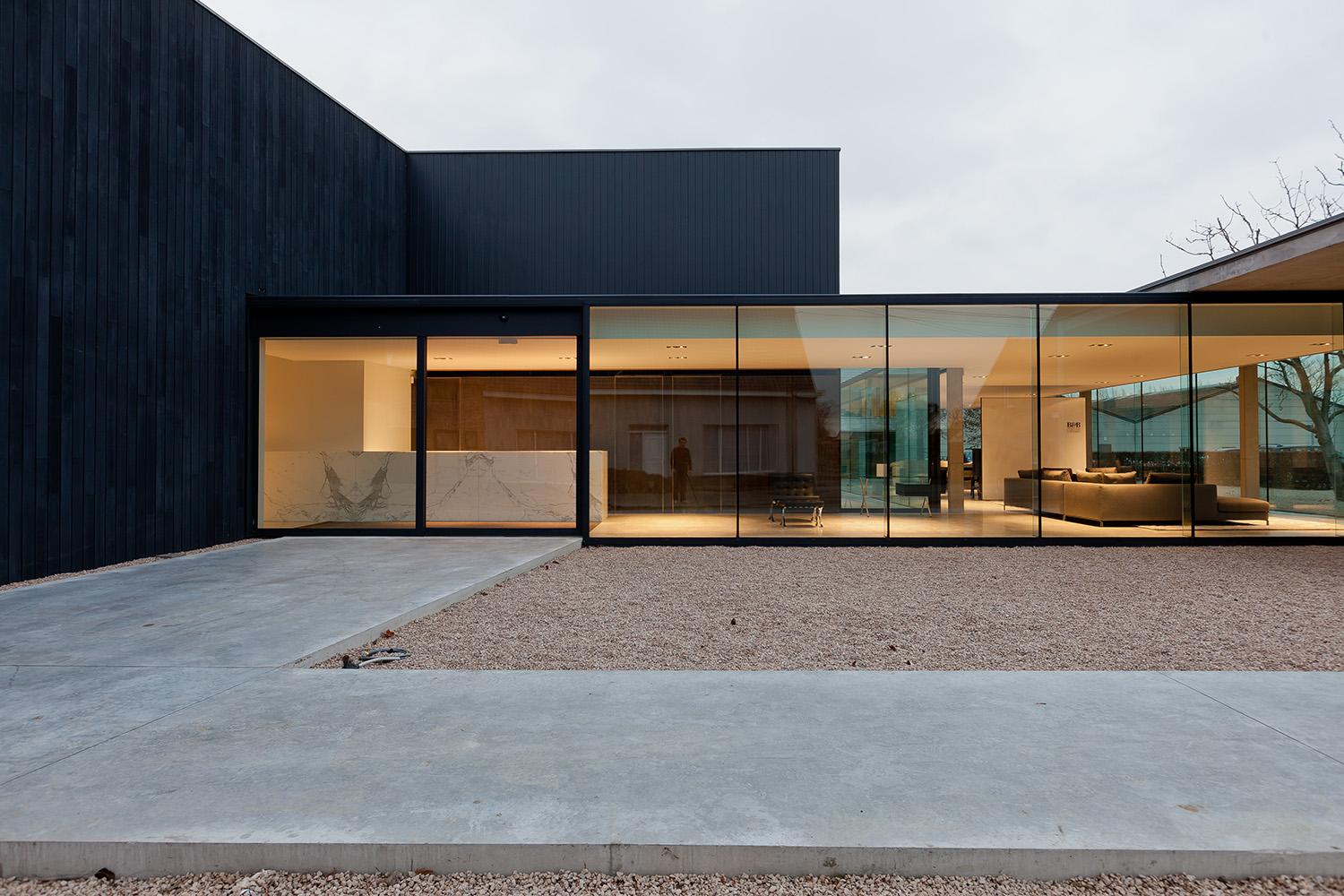 OBUMEX Outdoor Showroom - image 7