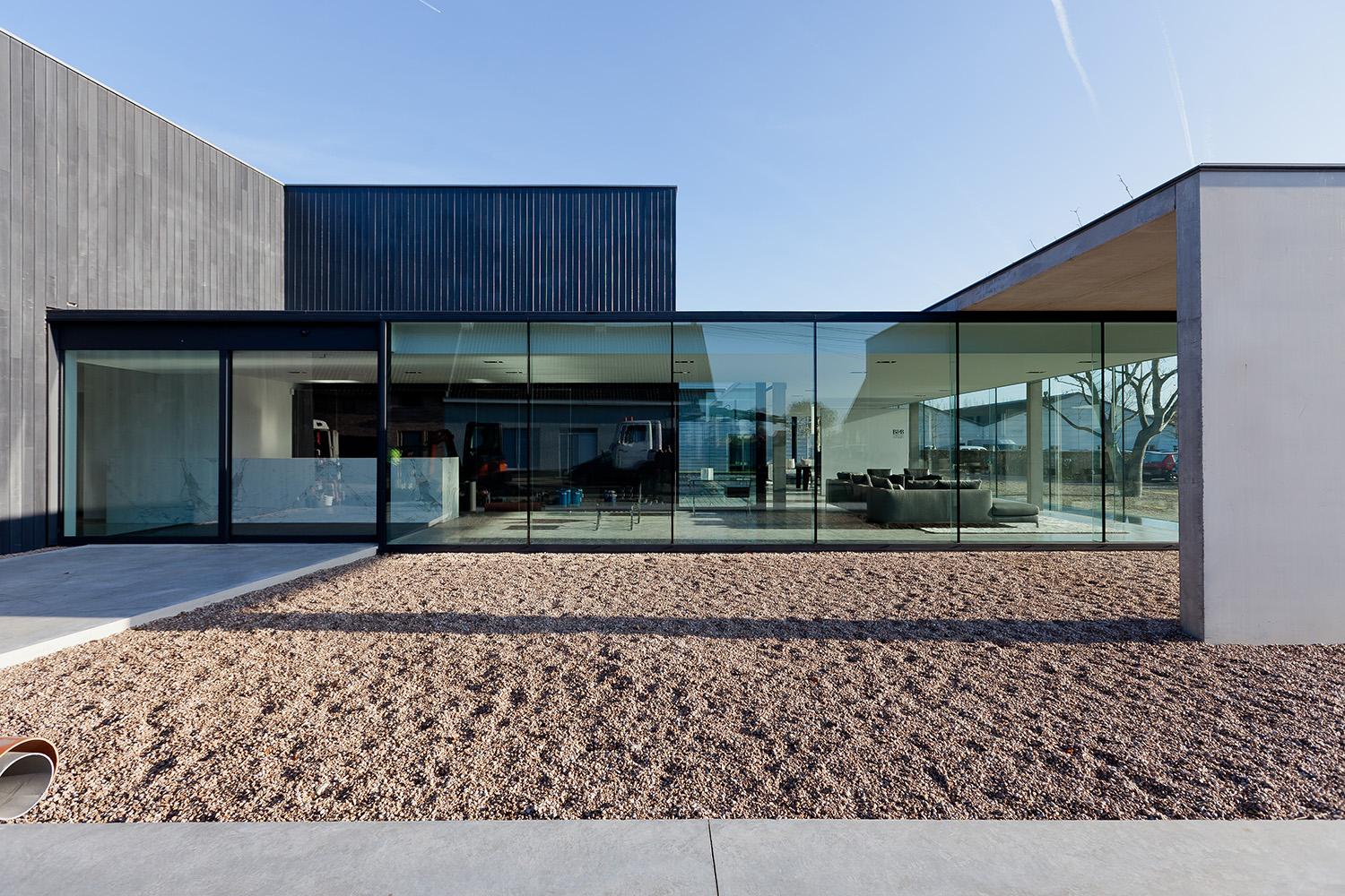 OBUMEX Outdoor Showroom - image 9