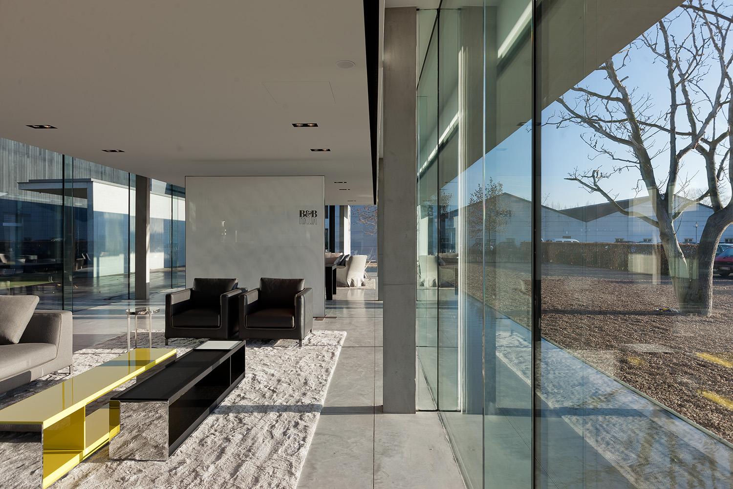 OBUMEX Outdoor Showroom - image 13