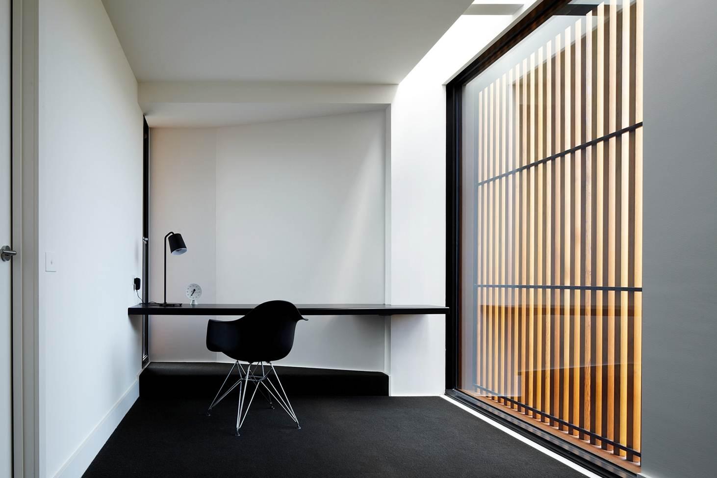 Manning Road House - image 10