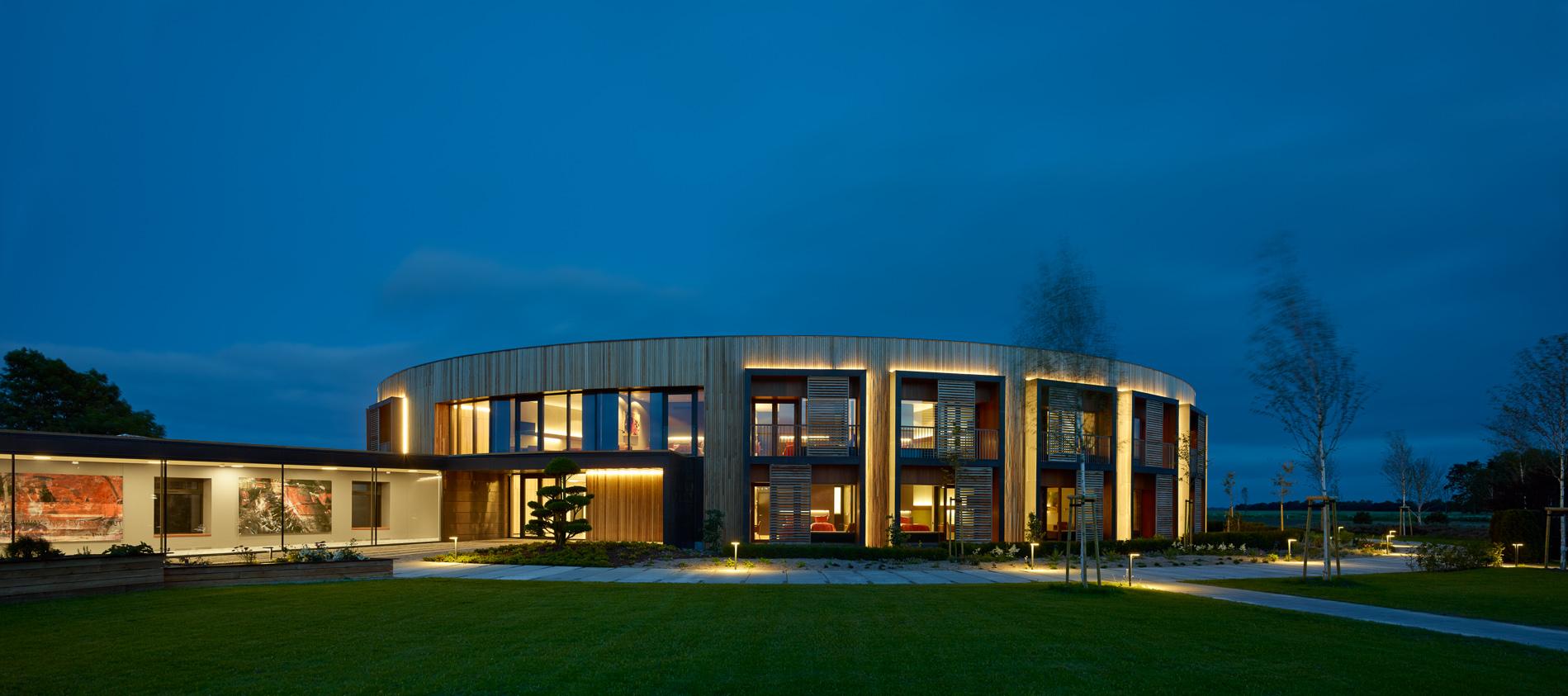 ECCO Hotel & Conference Centre - image 4