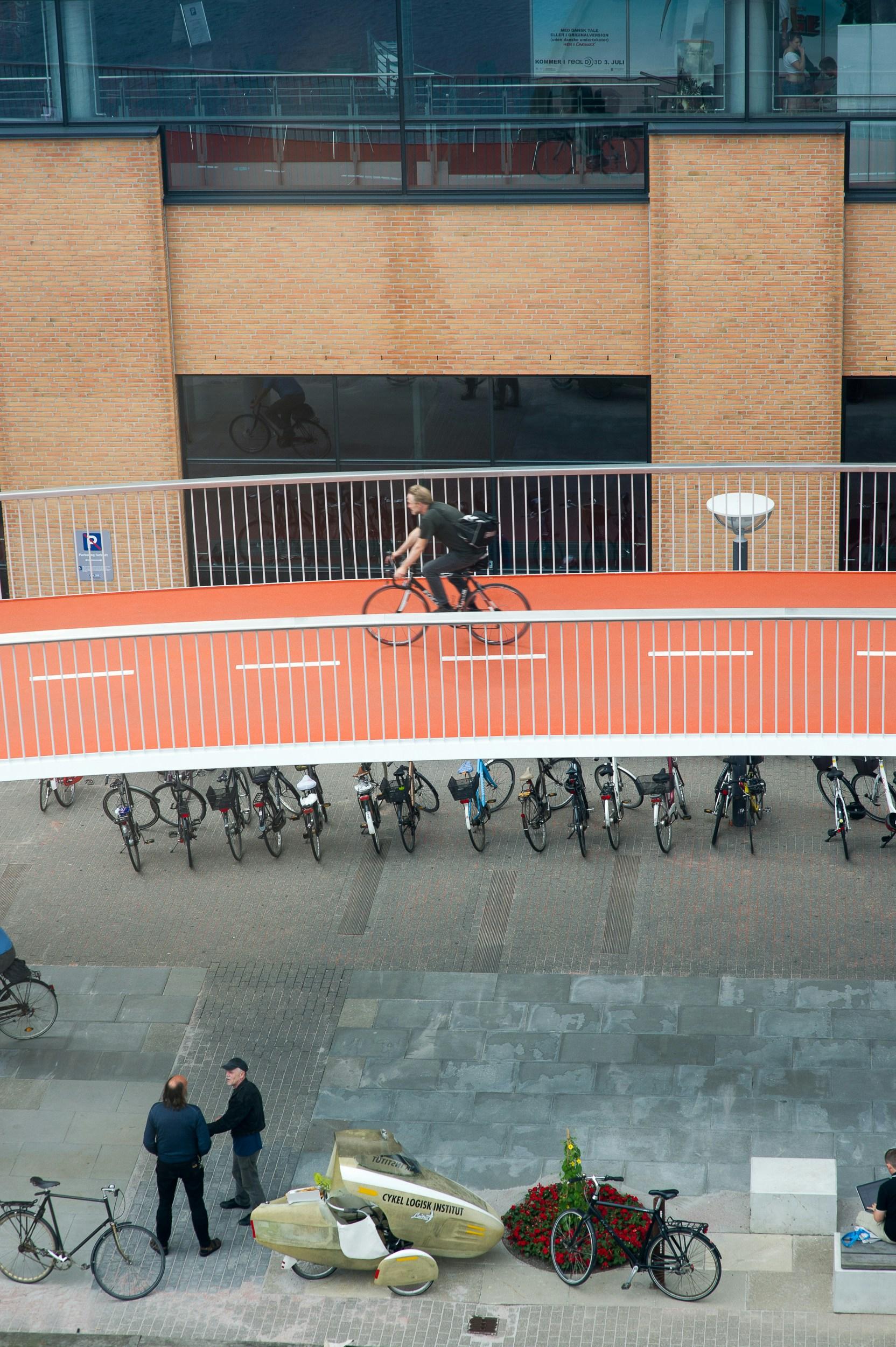 Cykelslangen/The Bicycle Snake - image 12