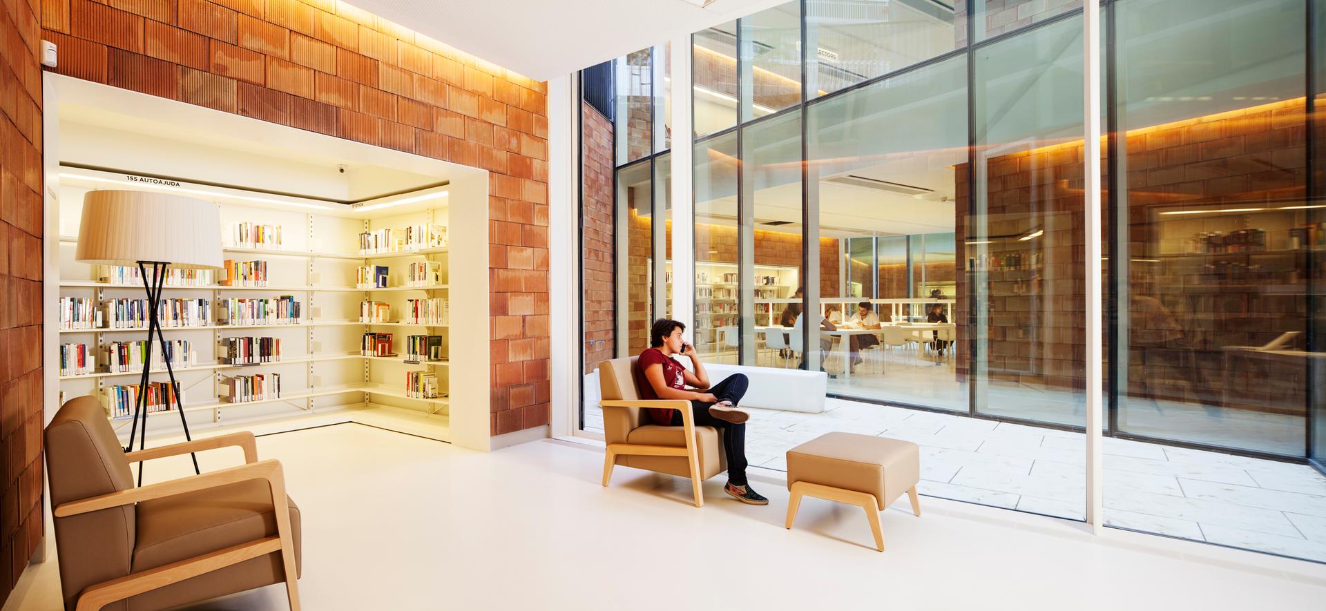 Joan Maragall Library - image 5