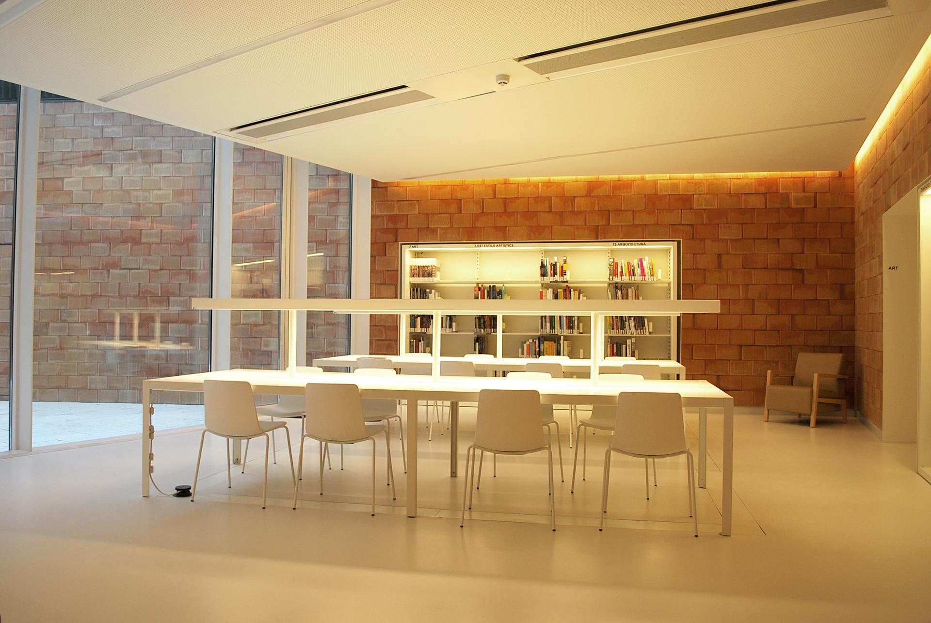 Joan Maragall Library - image 6
