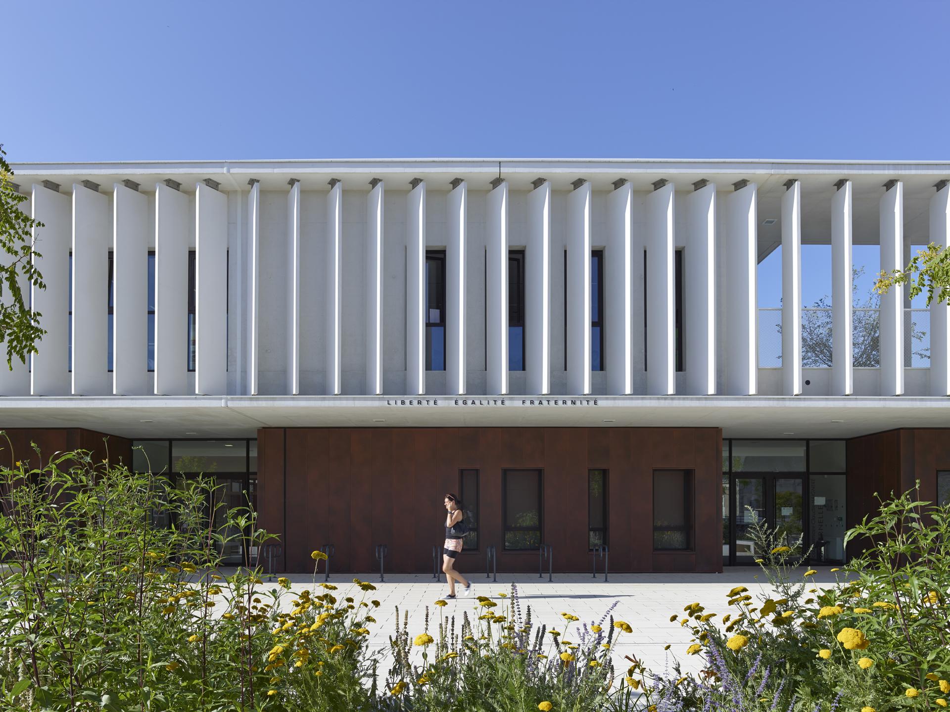 Elementary School Claudie Haigneré - image 9