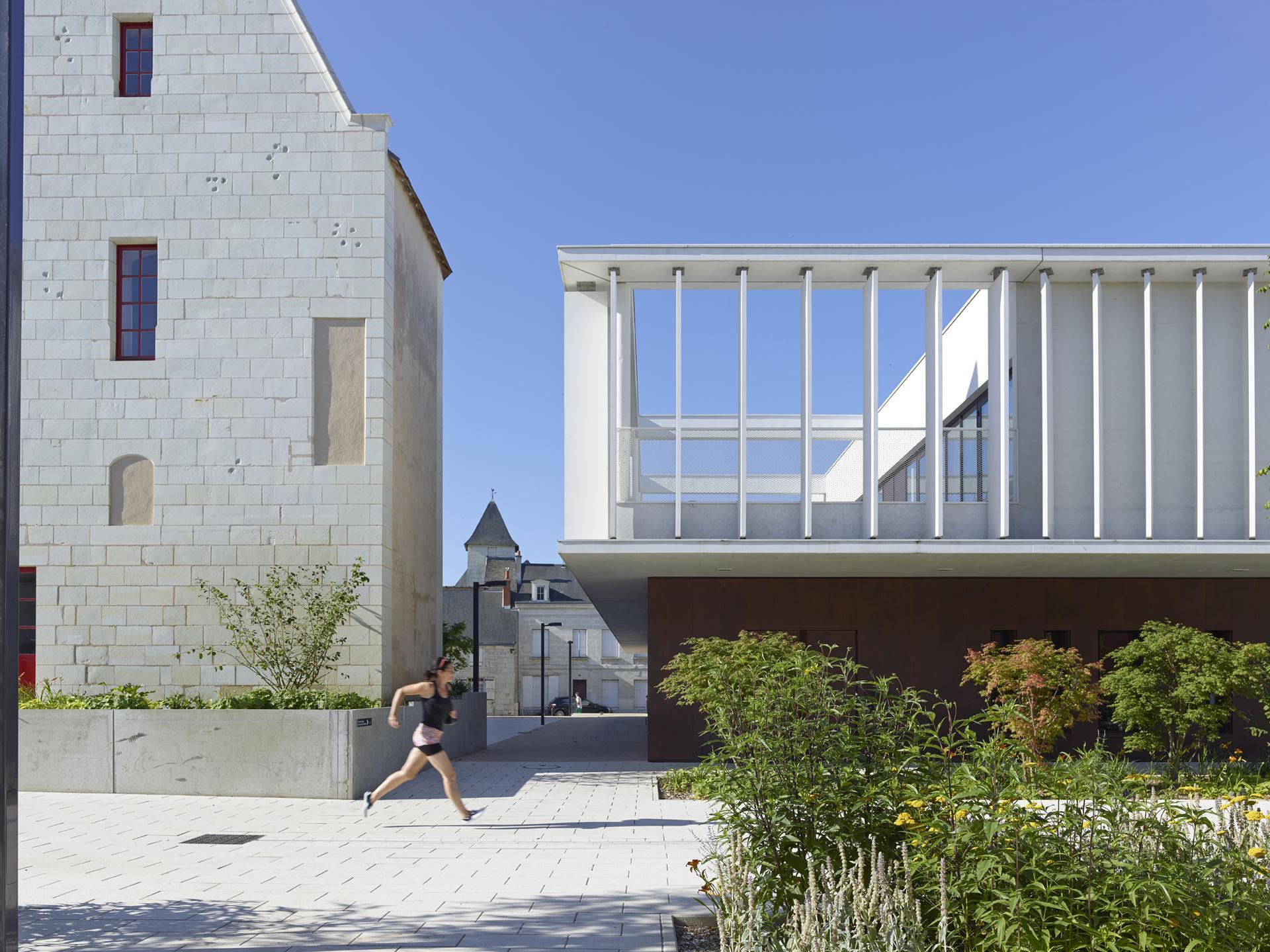 Elementary School Claudie Haigneré - image 8