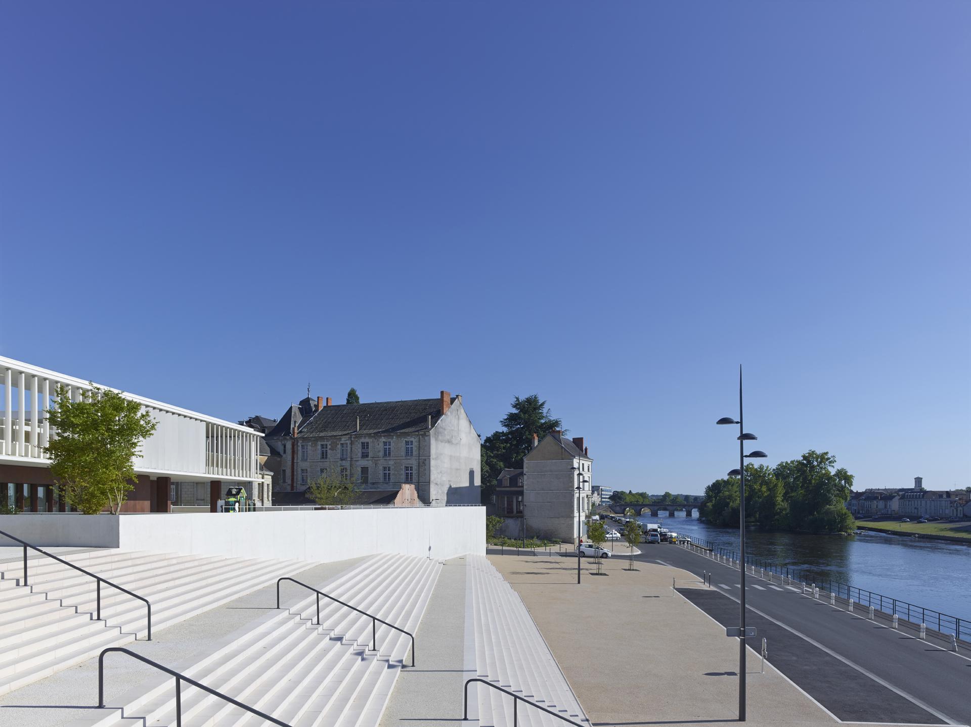 Elementary School Claudie Haigneré - image 4