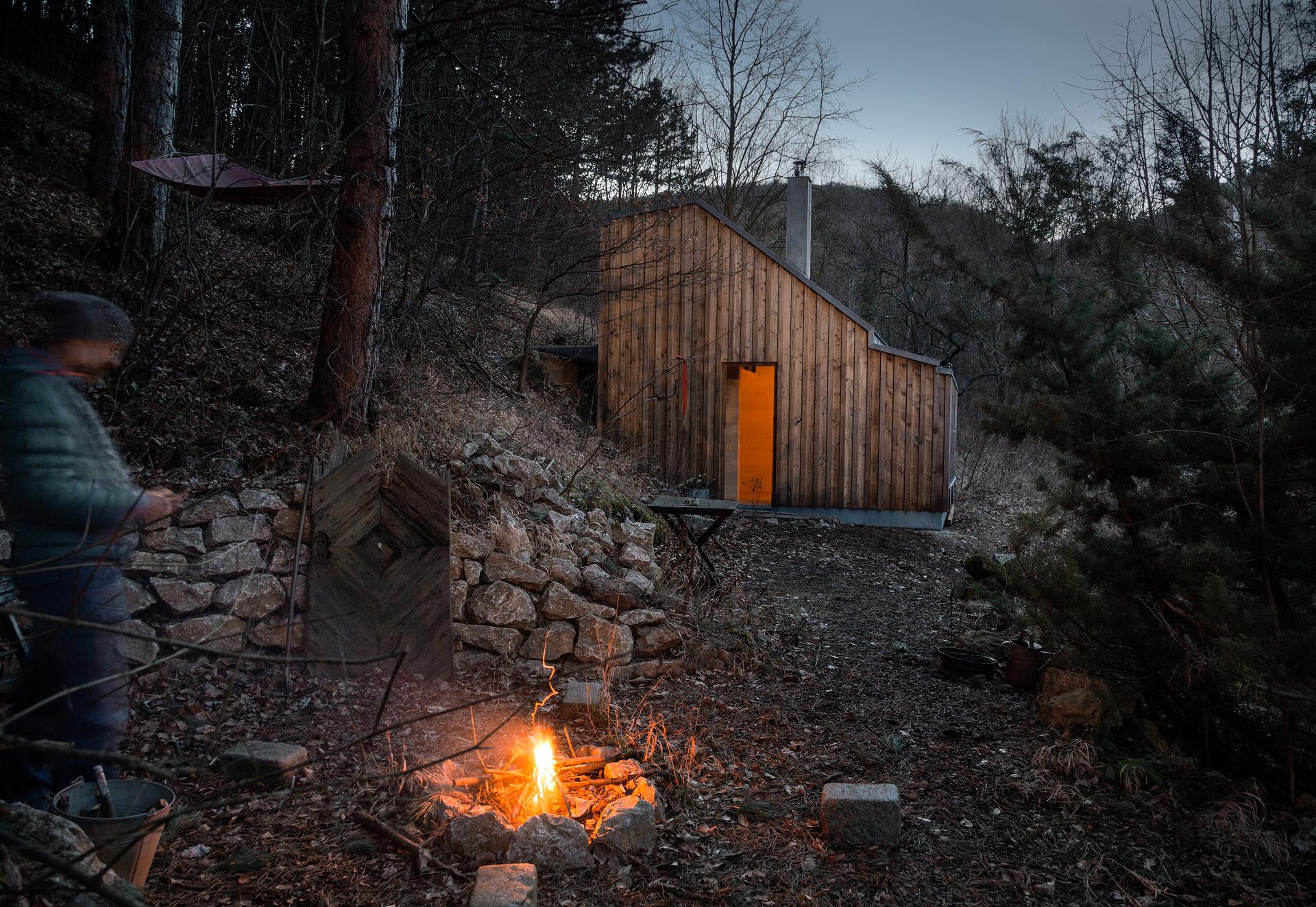 Tom's hut