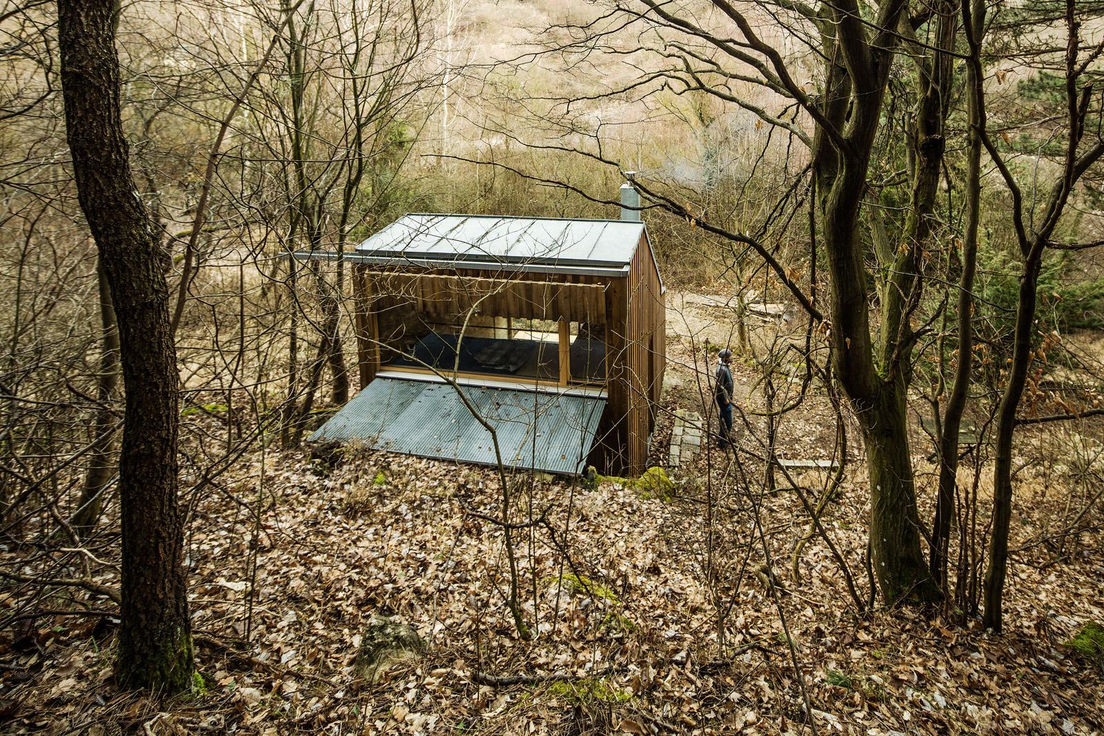 Tom's hut - image 6