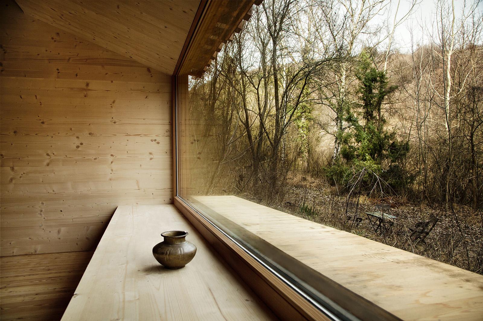 Tom's hut - image 11