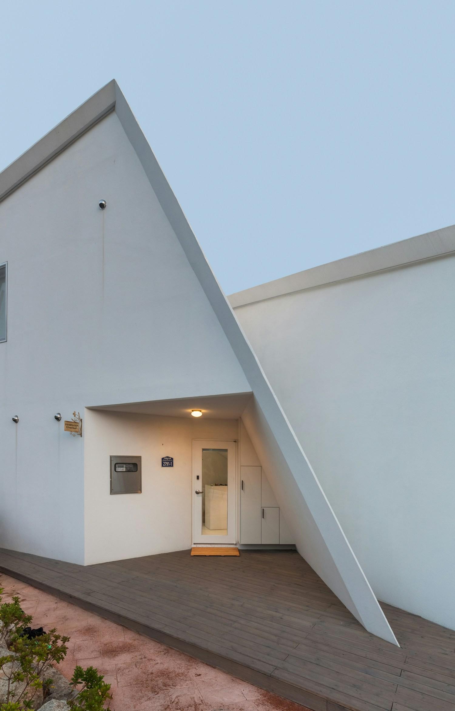 Knot House - image 5