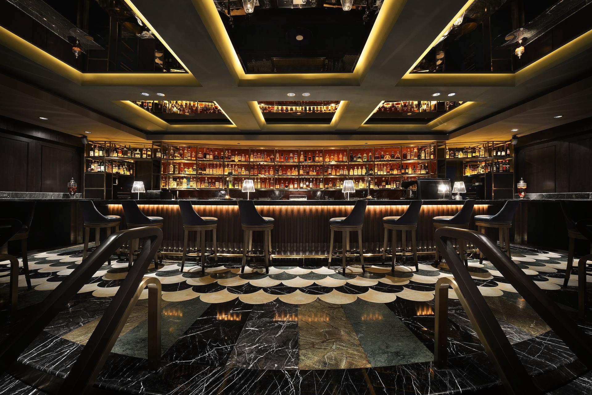 Manhattan Bar - image 3
