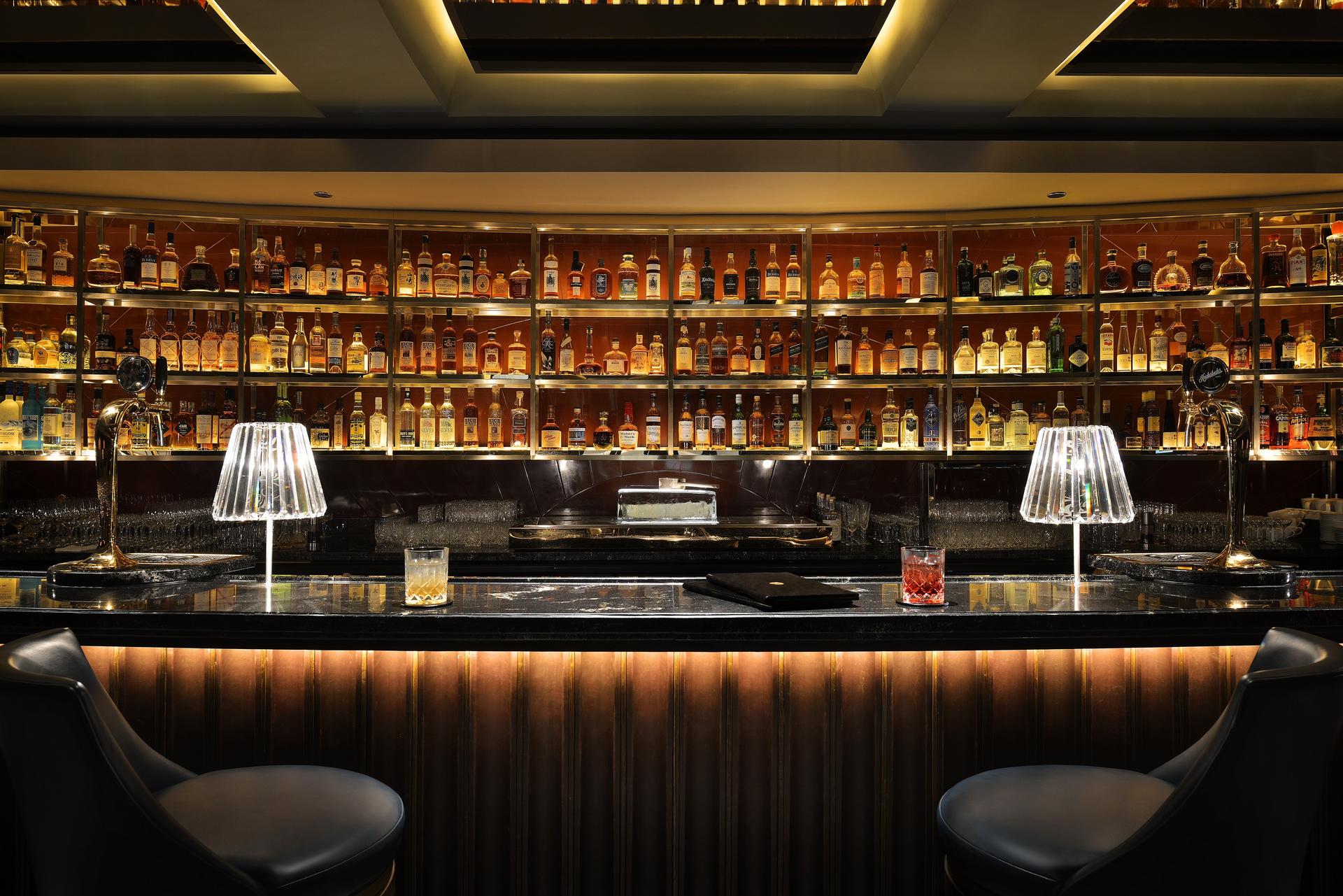 Manhattan Bar - image 4