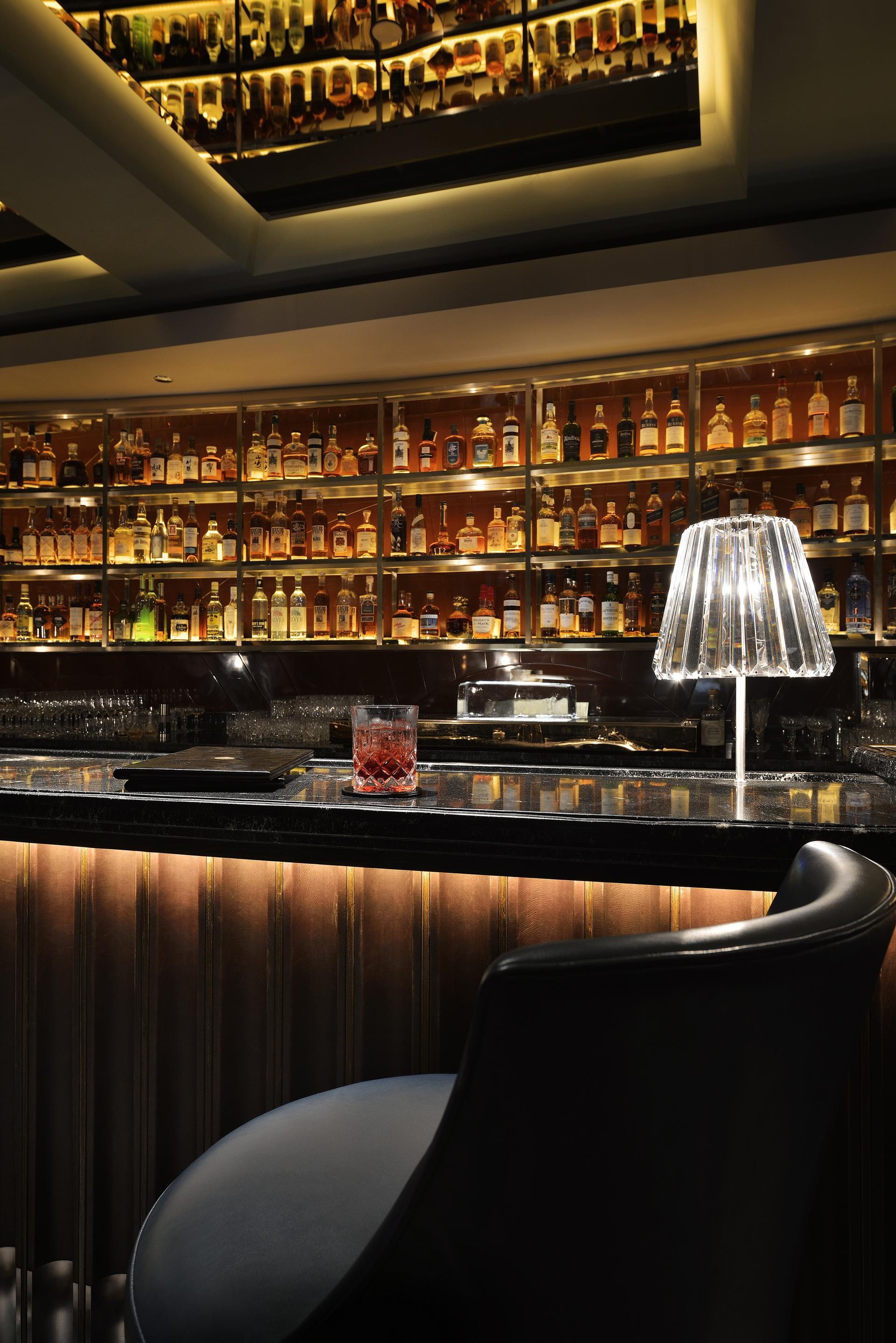 Manhattan Bar - image 5