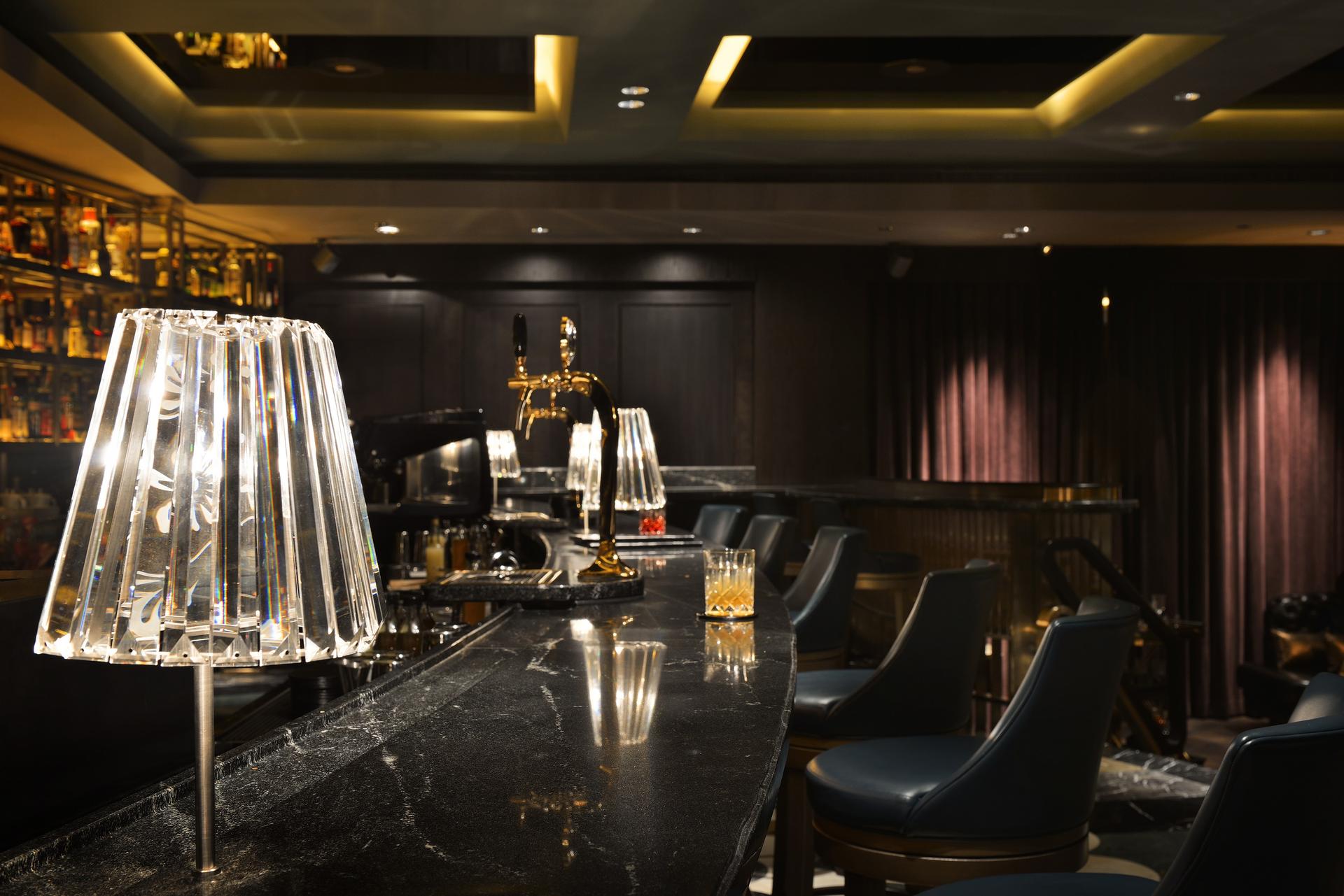 Manhattan Bar - image 7