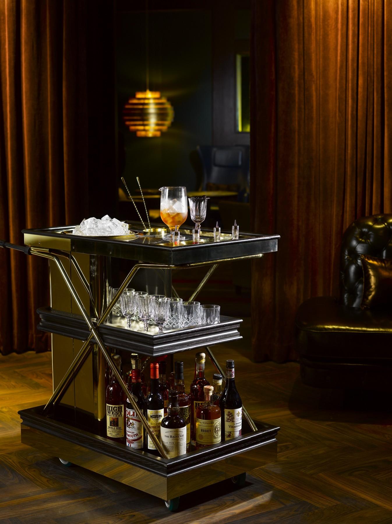 Manhattan Bar - image 8